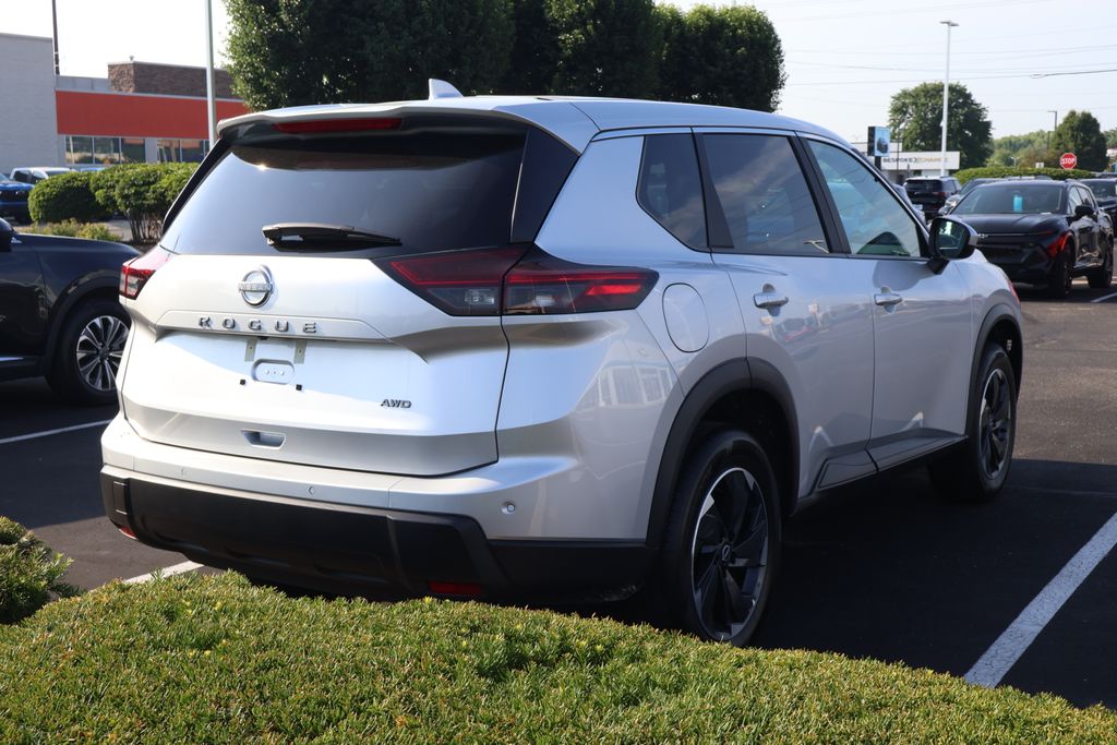 Thumbnail: 2025 Nissan Rogue - 10
