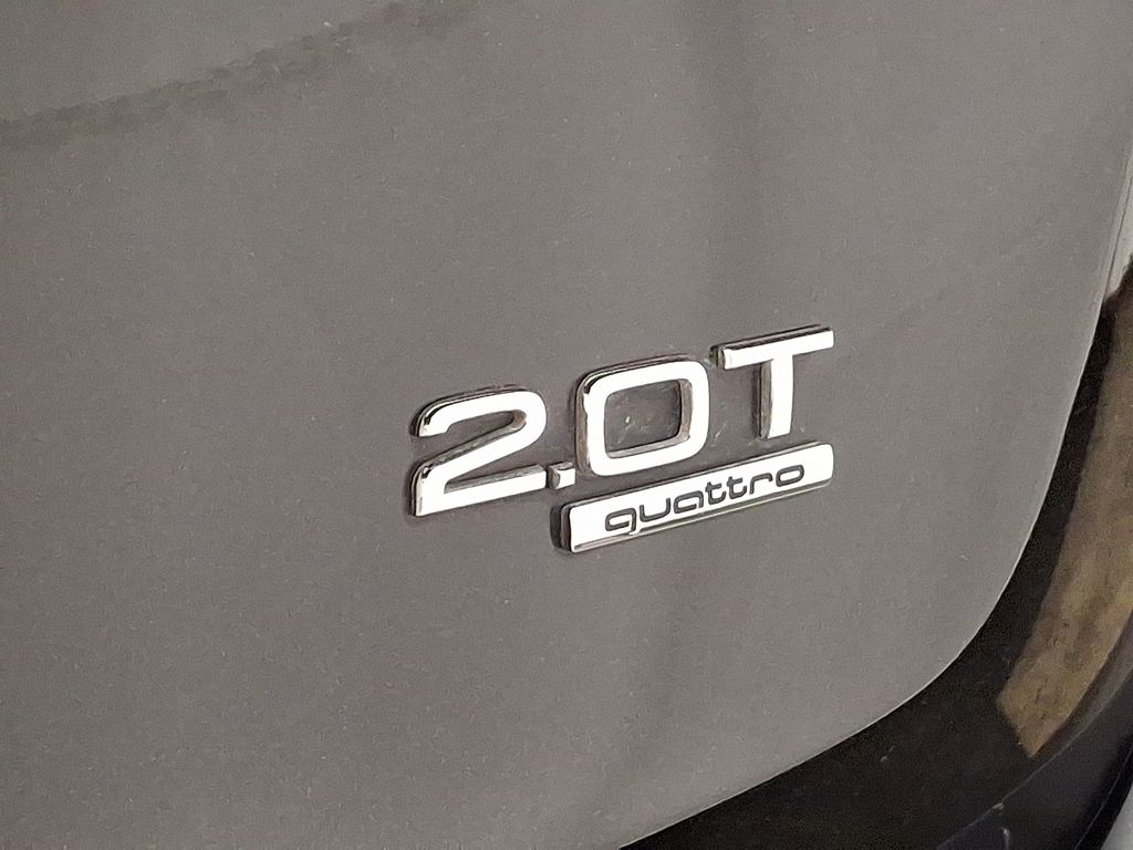 Thumbnail: 2011 Audi Q5 - 28