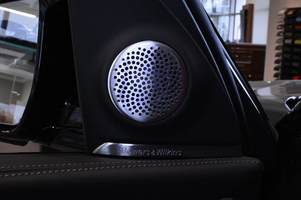 Thumbnail: 2026 BMW XM - 23