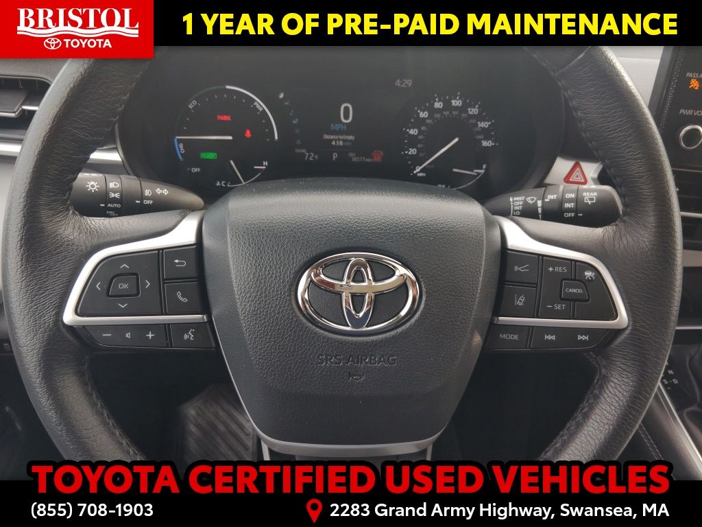 Used 2025 Toyota Sienna Van
