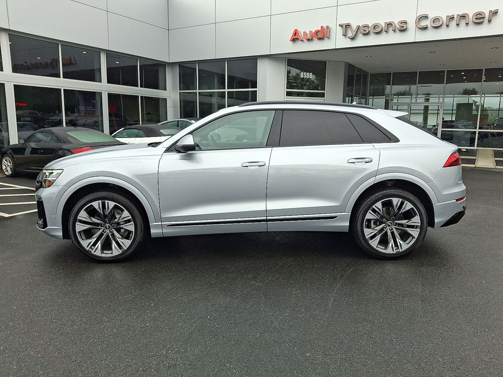 Thumbnail: 2025 Audi Q8 - 7