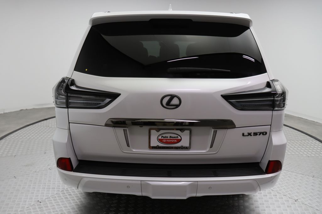 2021 Lexus LX 570 9