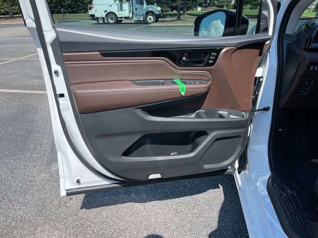 Thumbnail: 2027 Honda Odyssey - 24