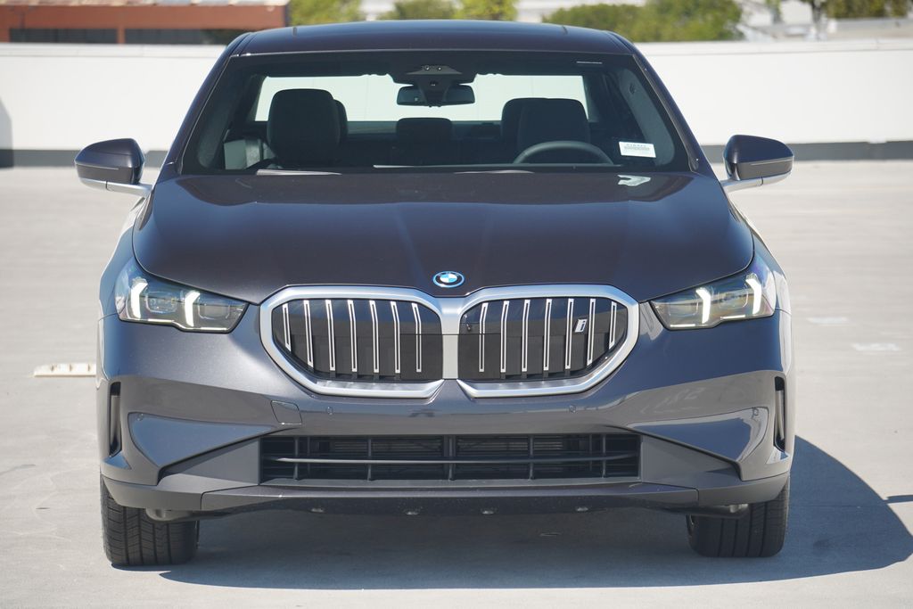 Thumbnail: 2026 BMW i5 - 2