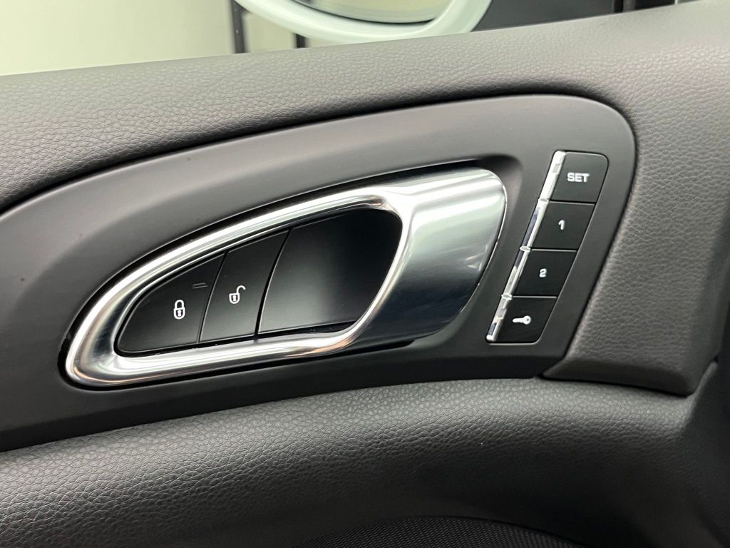 Thumbnail: 2015 Porsche Cayenne - 28