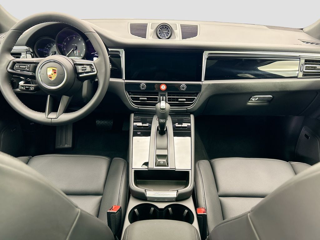 Thumbnail: 2026 Porsche Macan - 16