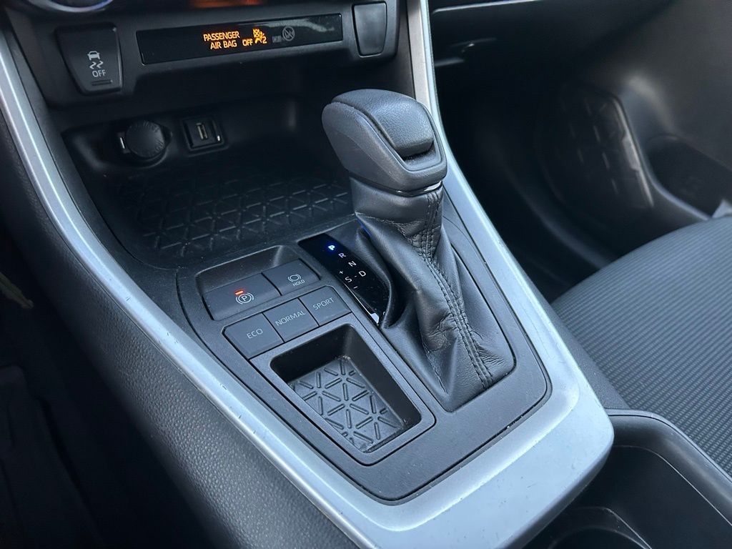 Thumbnail: 2022 Toyota RAV4 - 26