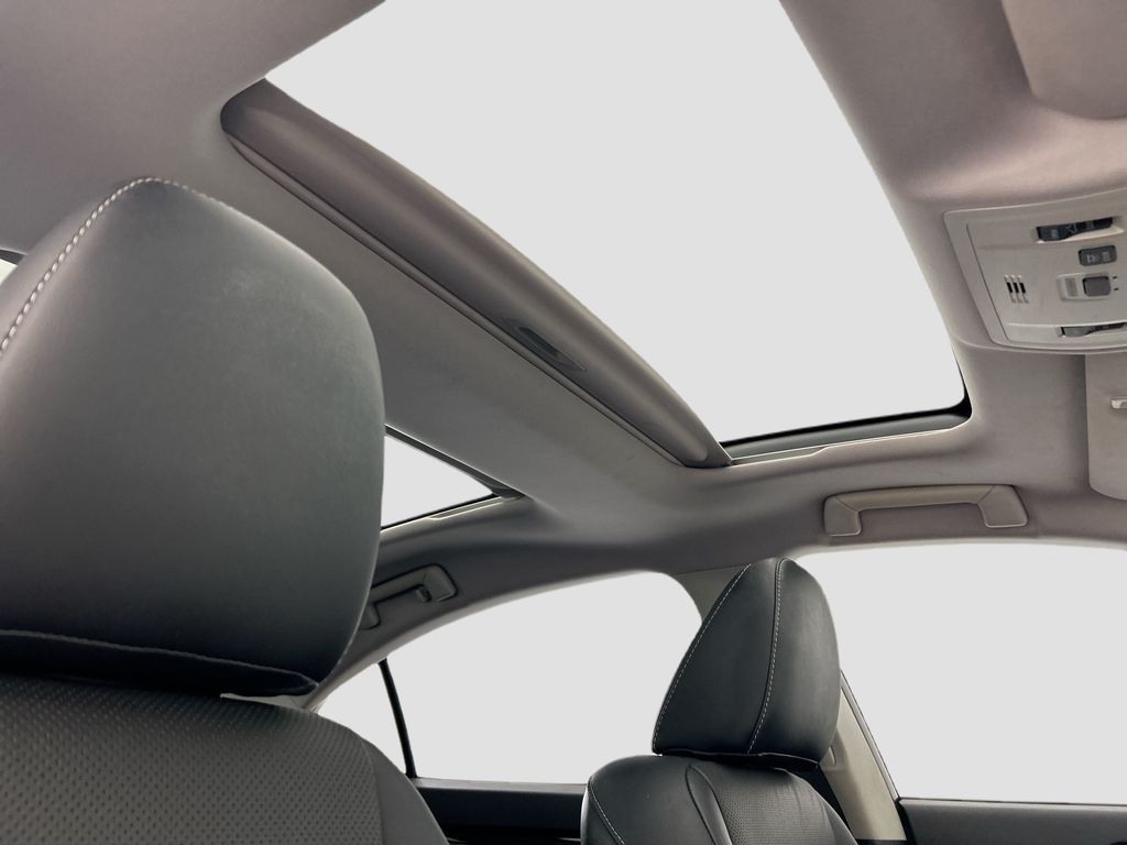 Thumbnail: 2017 Lexus ES - 17