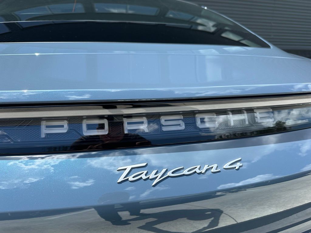 Thumbnail: 2025 Porsche Taycan - 12