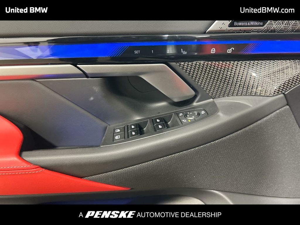 Thumbnail: 2025 BMW M5 - 11