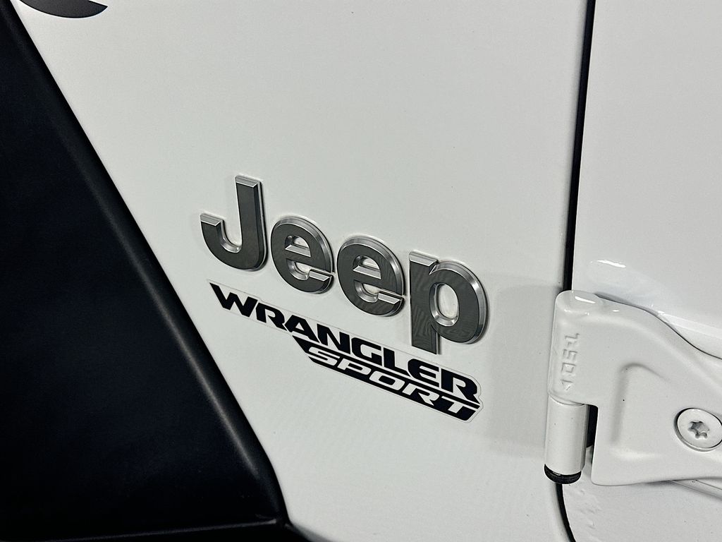 Used 2020 White Jeep Sport S image 27