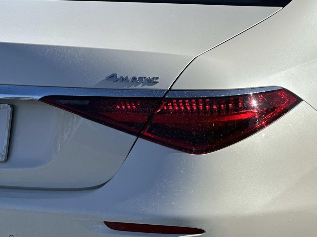 Thumbnail: 2022 Mercedes-Benz S-Class - 10