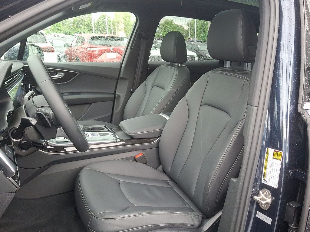 2025 Audi Q7 Premium 13
