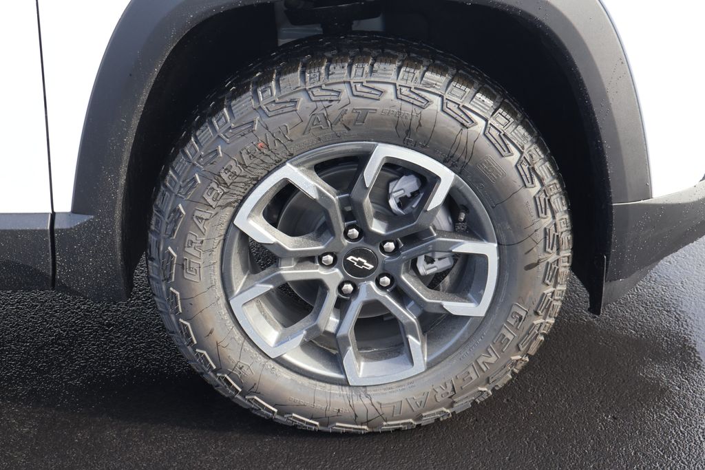 Thumbnail: 2026 Chevrolet Equinox - 11