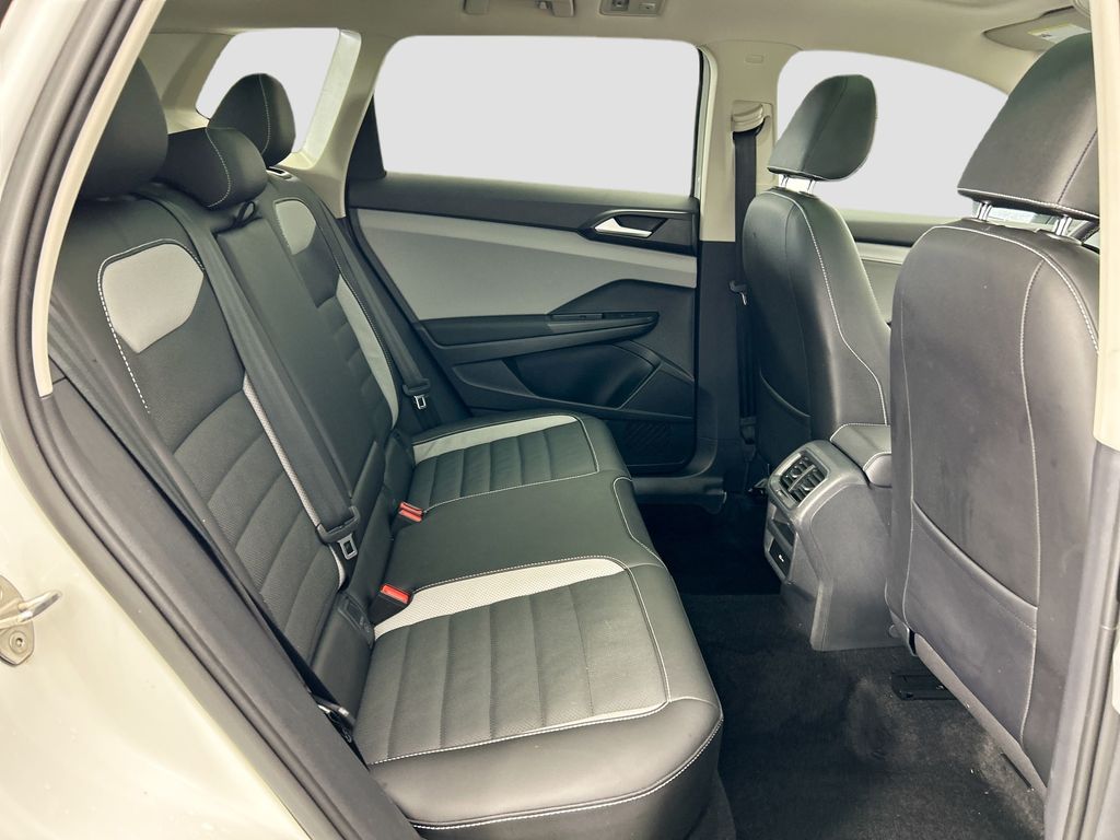 Thumbnail: 2022 Volkswagen Taos - 21