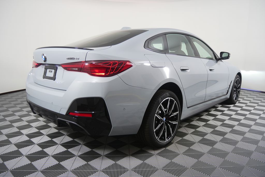 Thumbnail: 2026 BMW i4 - 3