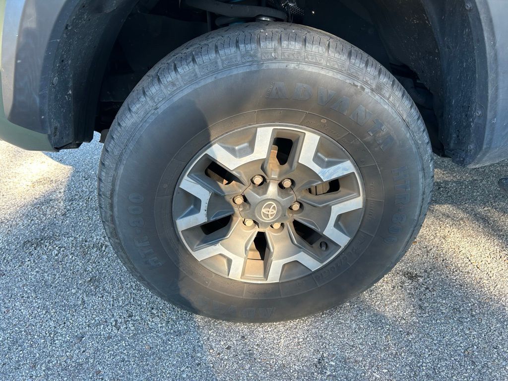 Thumbnail: 2022 Toyota Tacoma - 9