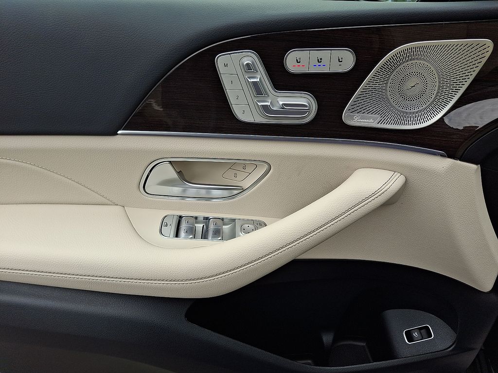 Thumbnail: 2026 Mercedes-Benz GLE - 8