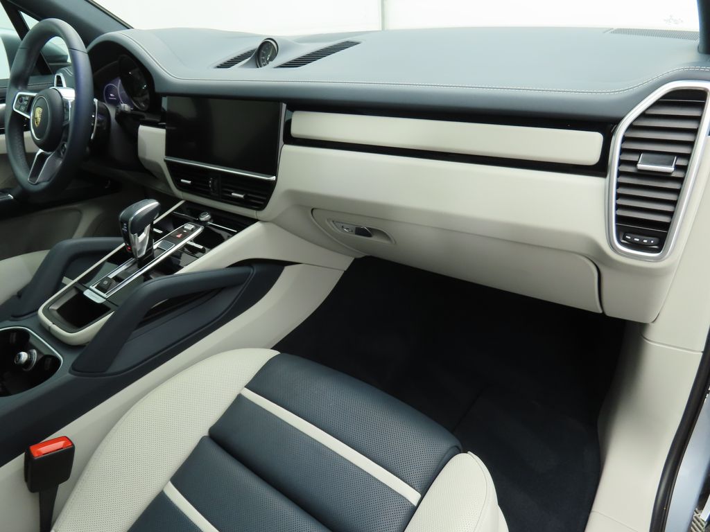 2023 Porsche Cayenne E-Hybrid 19