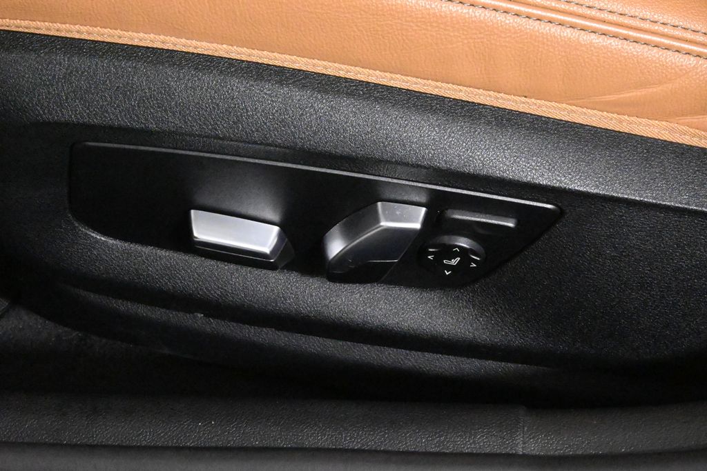 Thumbnail: 2022 BMW 5 Series - 27