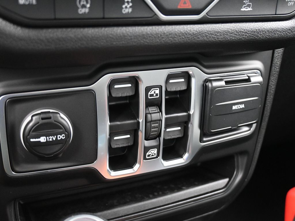 New 2026 Reign Jeep Sport image 20