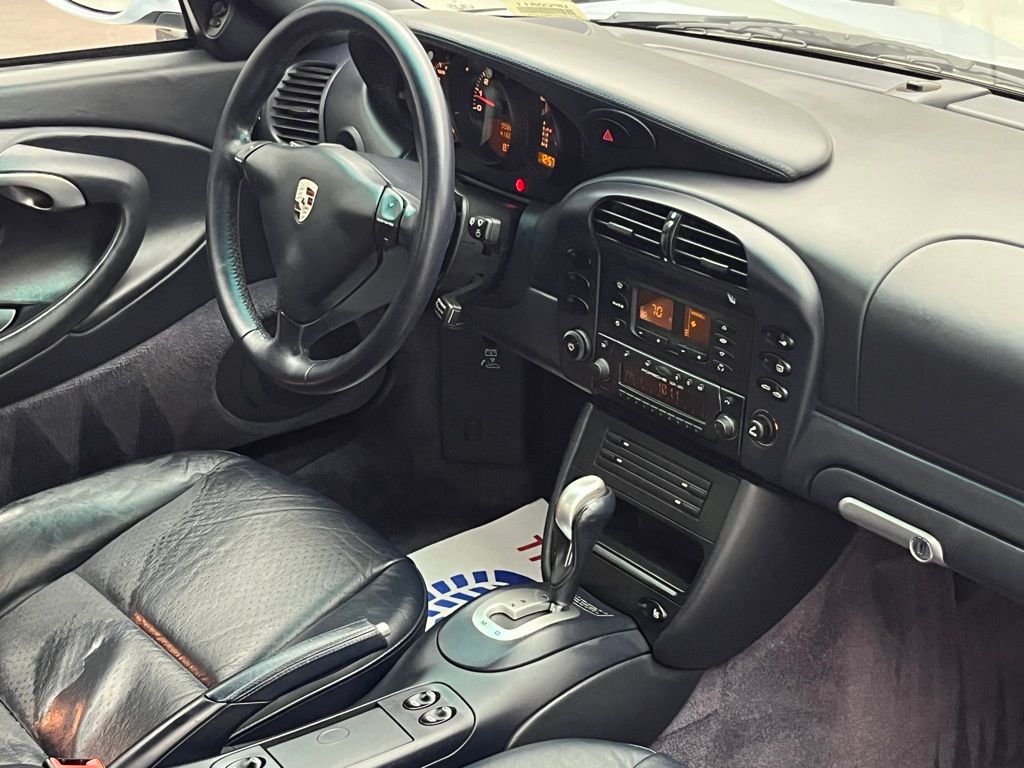 Thumbnail: 2002 Porsche 911 - 32