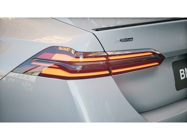 Thumbnail: 2026 BMW 5 Series - 8