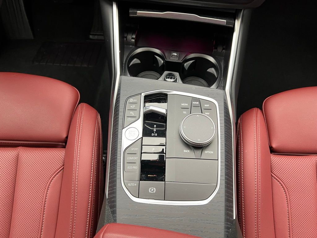 Thumbnail: 2025 BMW 3 Series - 12