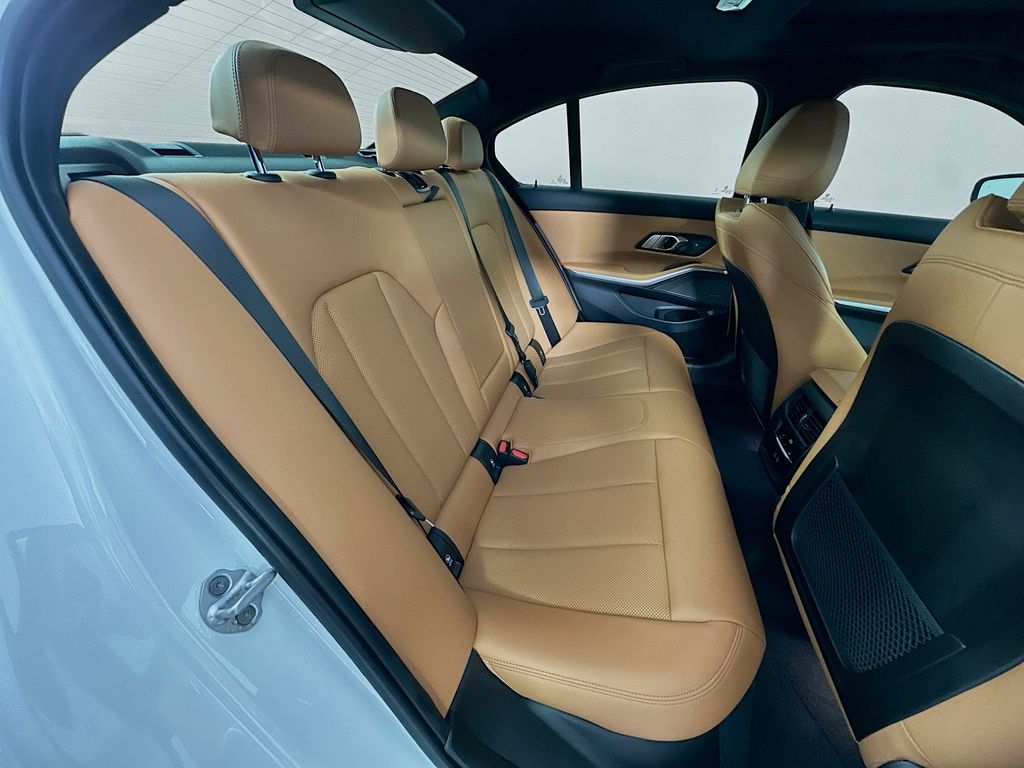 Thumbnail: 2023 BMW 3 Series - 28
