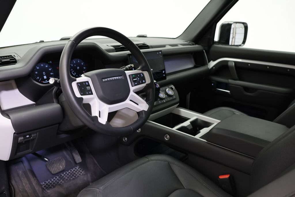 Thumbnail: 2025 Land Rover Defender - 29