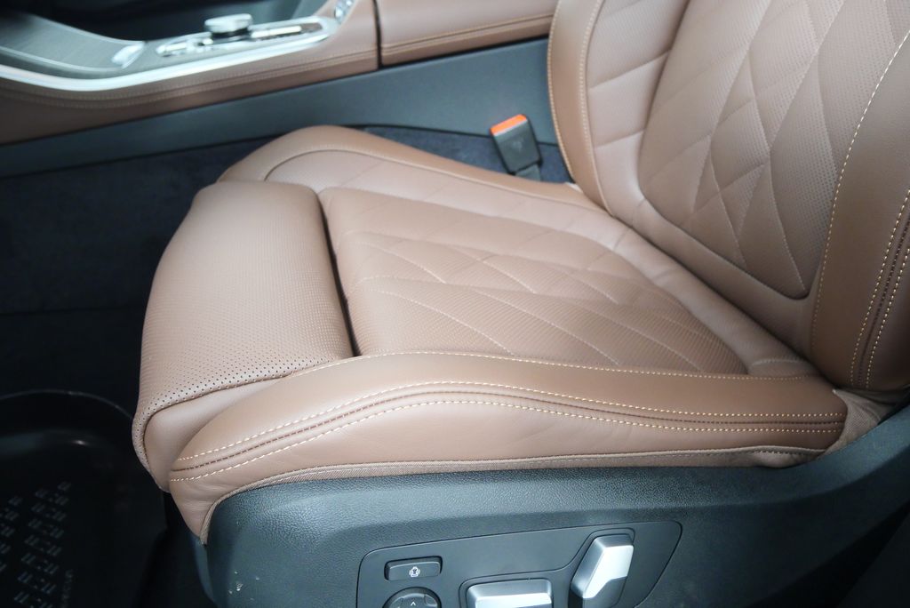 Thumbnail: 2026 BMW X5 - 9