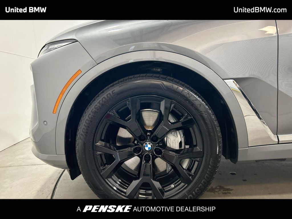 2025 BMW X7 xDrive40i 10