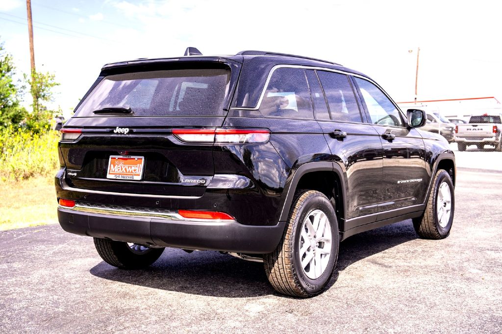 New Car 2025 Jeep Grand Cherokee  Laredo X For Sale Under $40,000 In Taylor, Texas