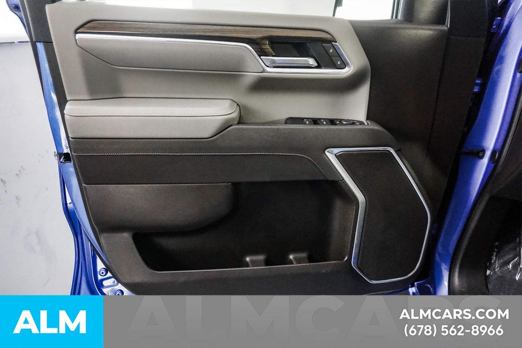 Used 2025 Blue Chevrolet LT image 49