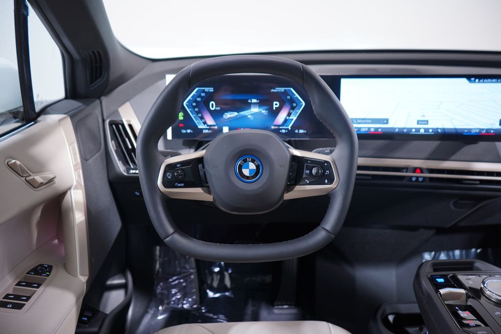 2025 BMW iX xDrive50 11