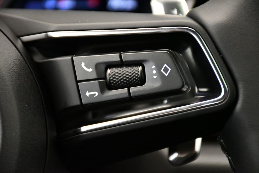 Thumbnail: 2026 Porsche Macan - 28