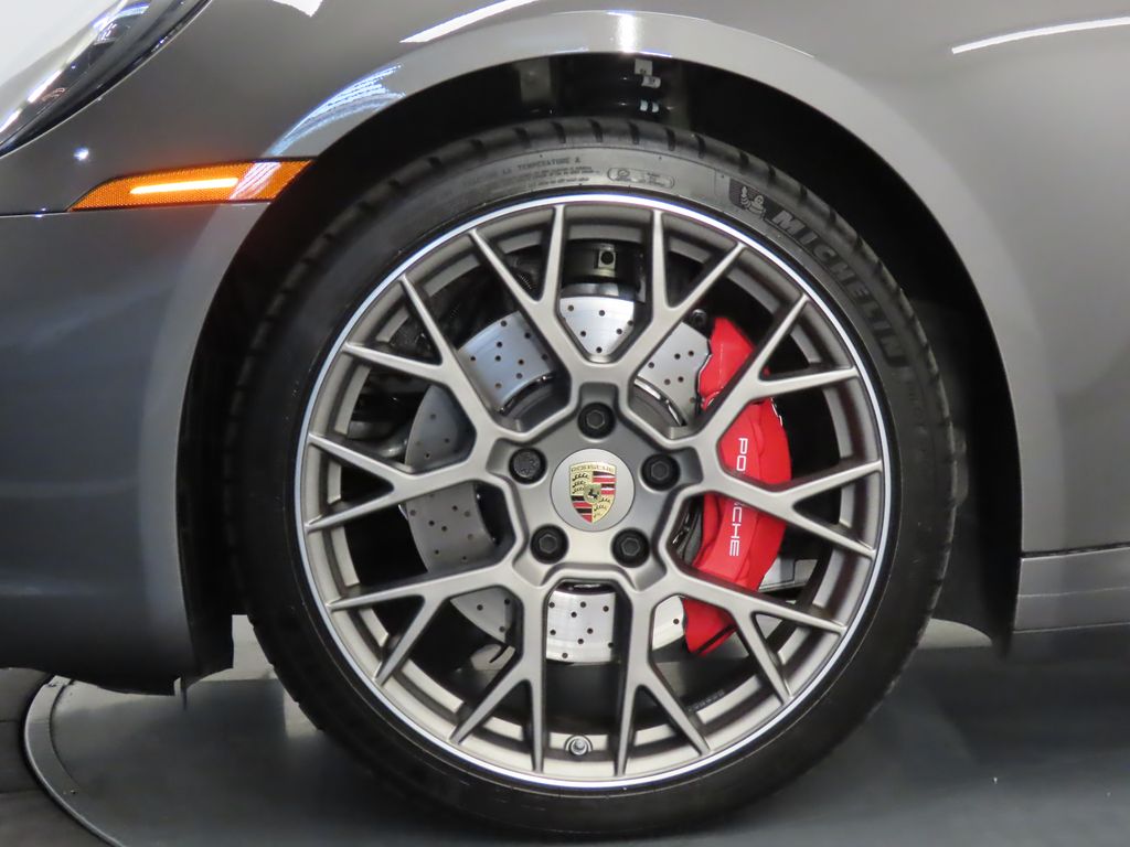 Thumbnail: 2024 Porsche 911 - 19