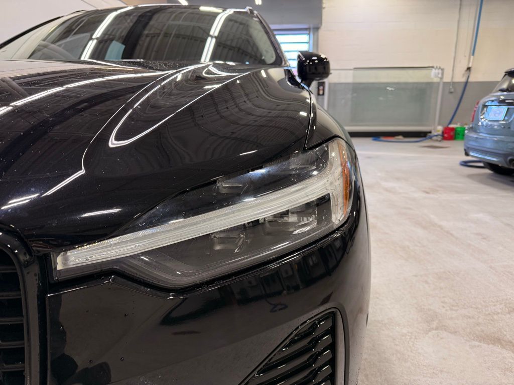 Thumbnail: 2023 Volvo XC60 - 9