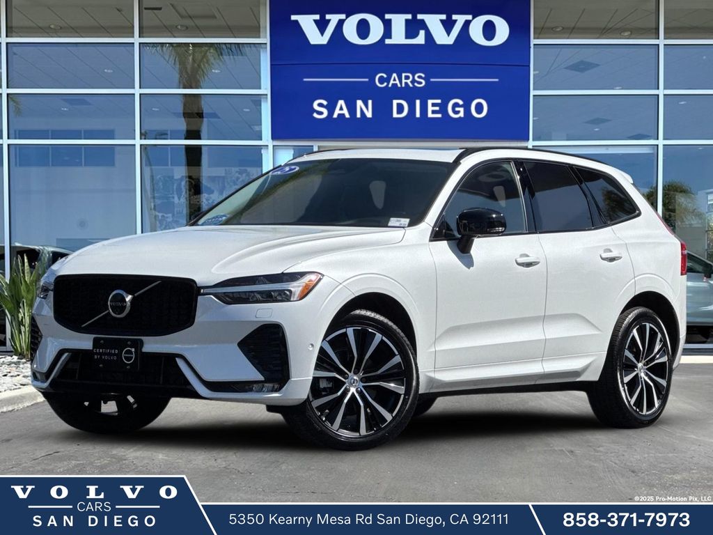 2025 Volvo XC60 B5 Plus Dark Theme AWD
