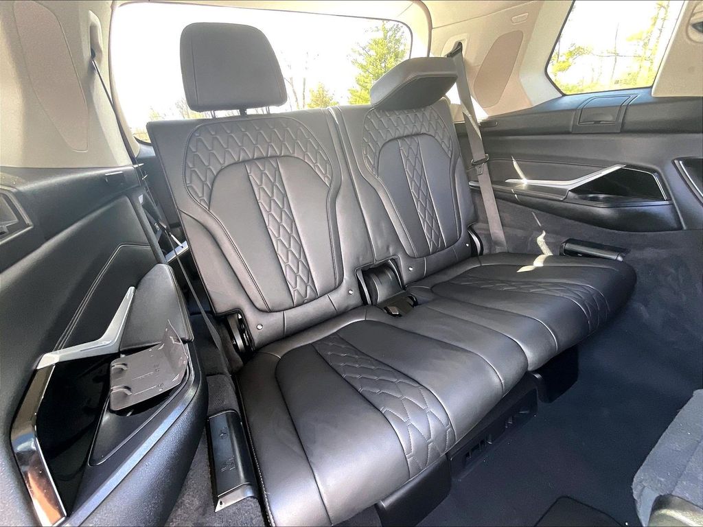 2024 BMW X7 — photo 17