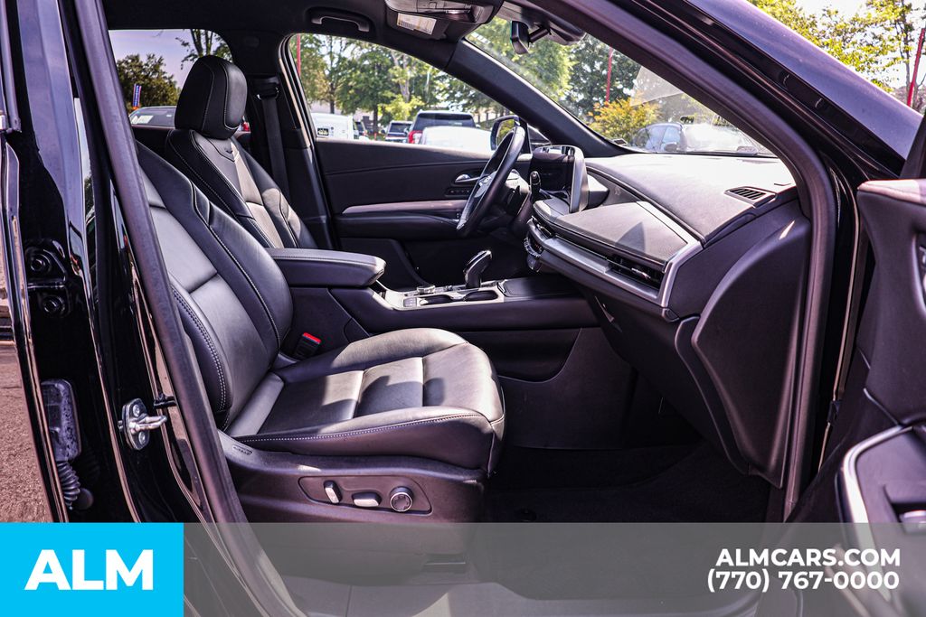 Used 2025 Black Cadillac Premium Luxury image 21