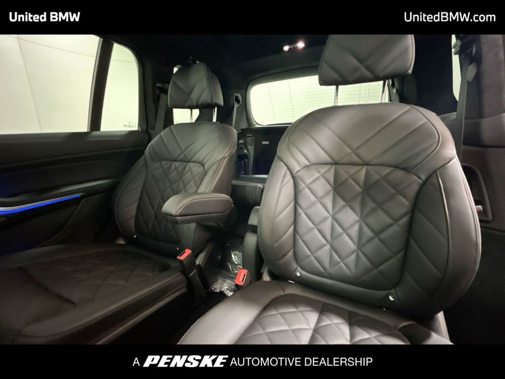 2025 BMW X7 xDrive40i 21