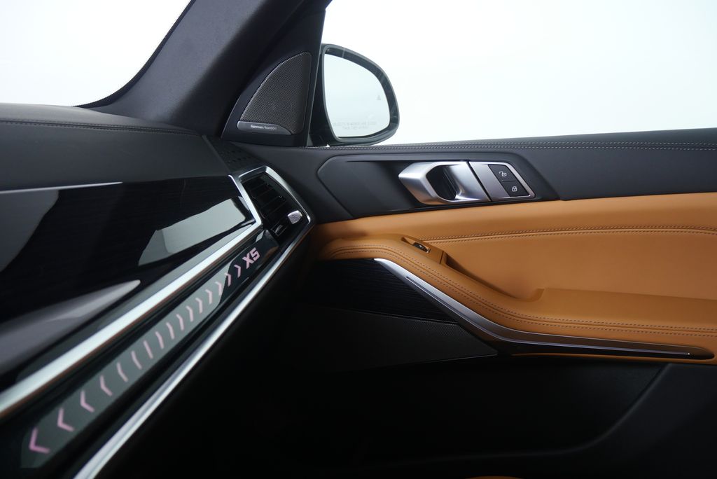 Thumbnail: 2026 BMW X5 - 23