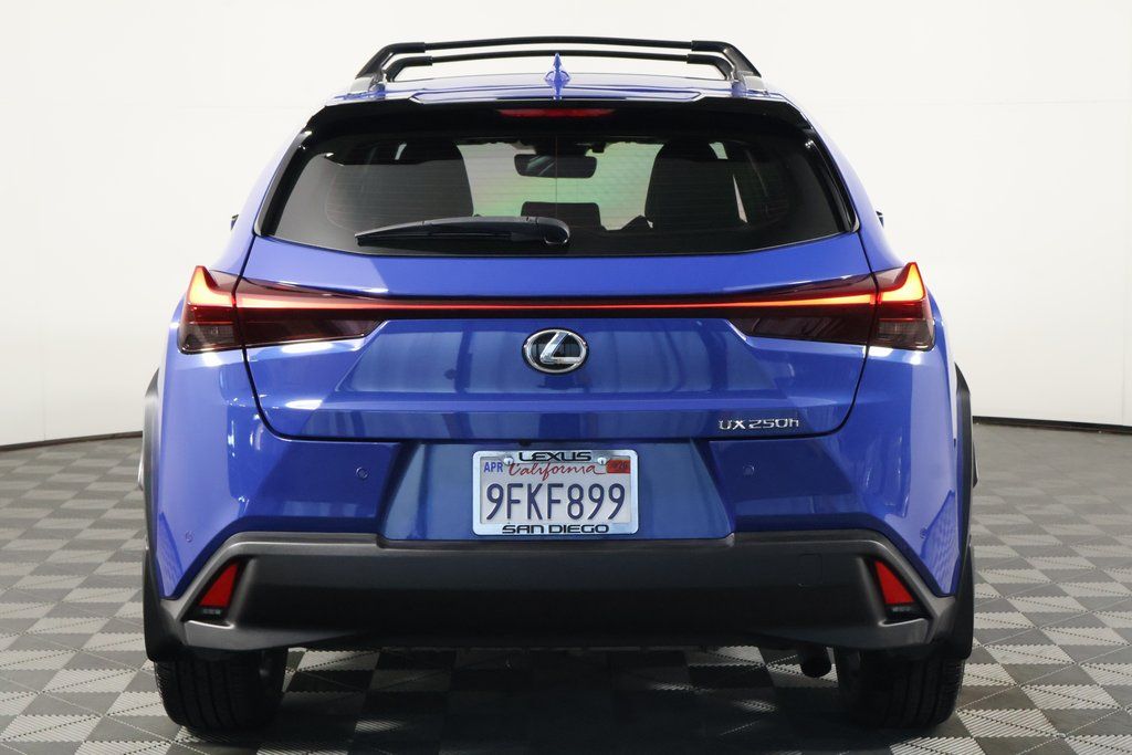 Thumbnail: 2023 Lexus UX - 5