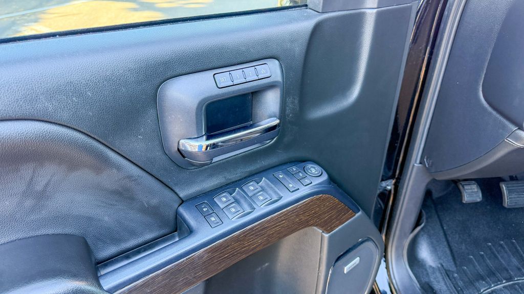 Used 2017 GMC Sierra 1500 Denali 4D Crew Cab