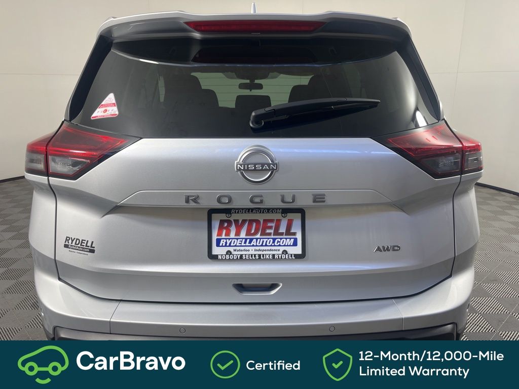 View vehicle photo 6