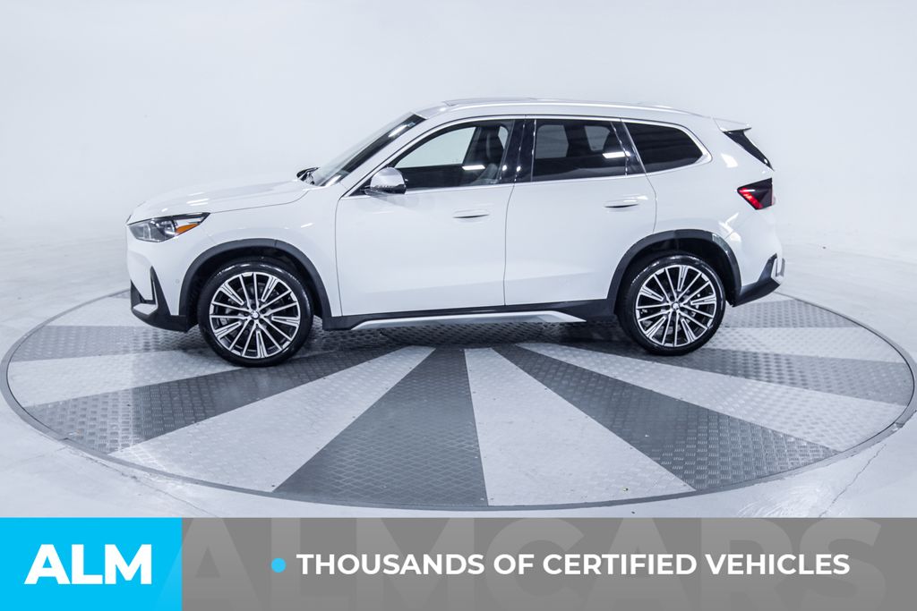 Used 2023 White BMW xDrive28i image 4