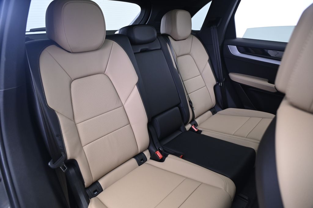 Thumbnail: 2025 Porsche Cayenne - 19