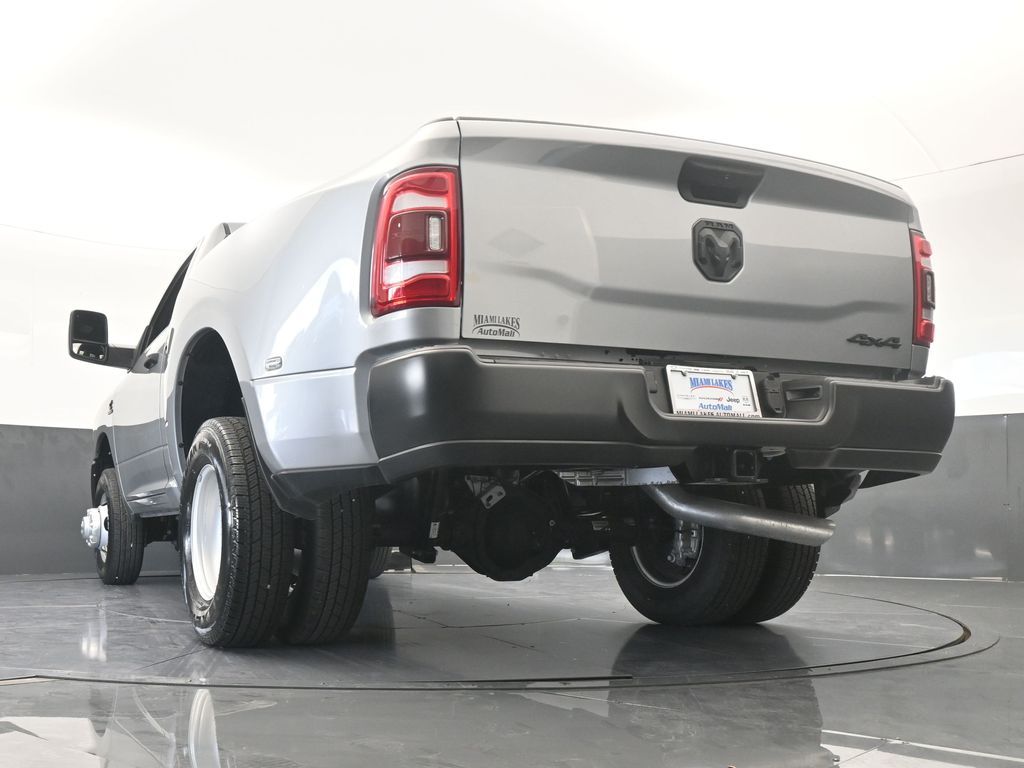 Used 2024 Billet Silver Metallic Clearcoat Ram Tradesman image 54