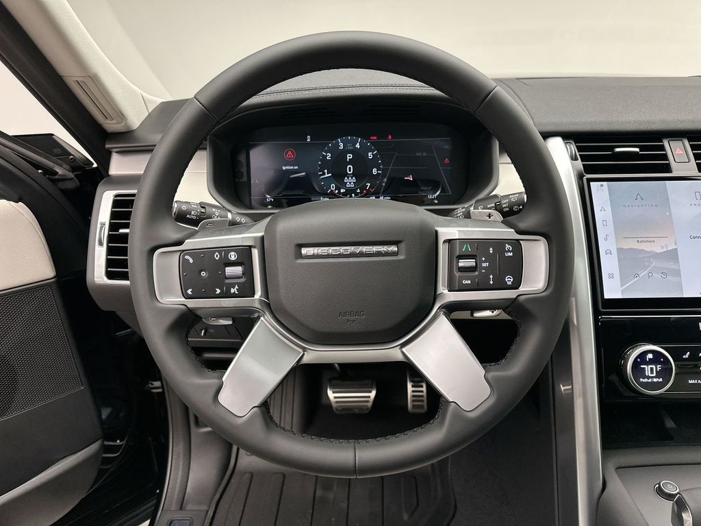 Thumbnail: 2026 Land Rover Discovery - 15